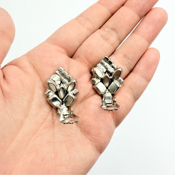 Vintage Crystal Rhinestone Clip On Earrings - Picture 4 of 5